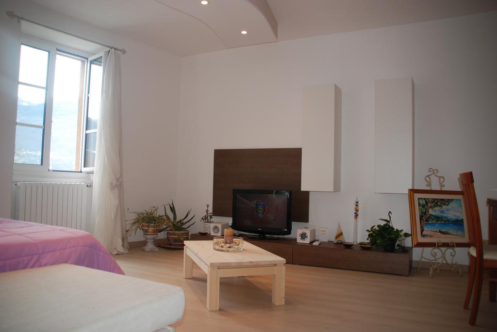 Bella Piazza Apartment Colico Room photo